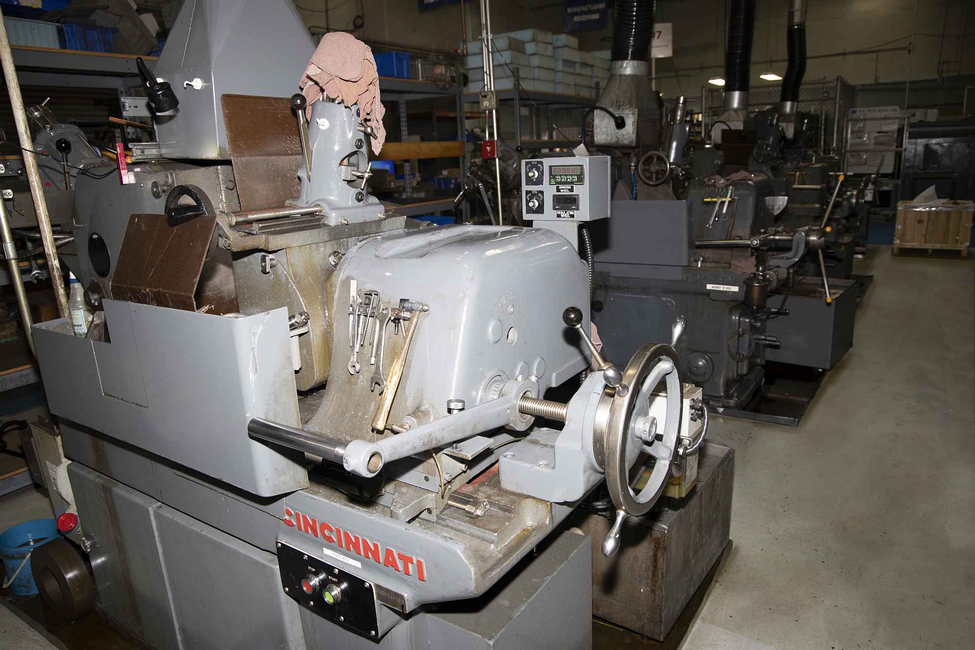 Centerless Grinding Machine